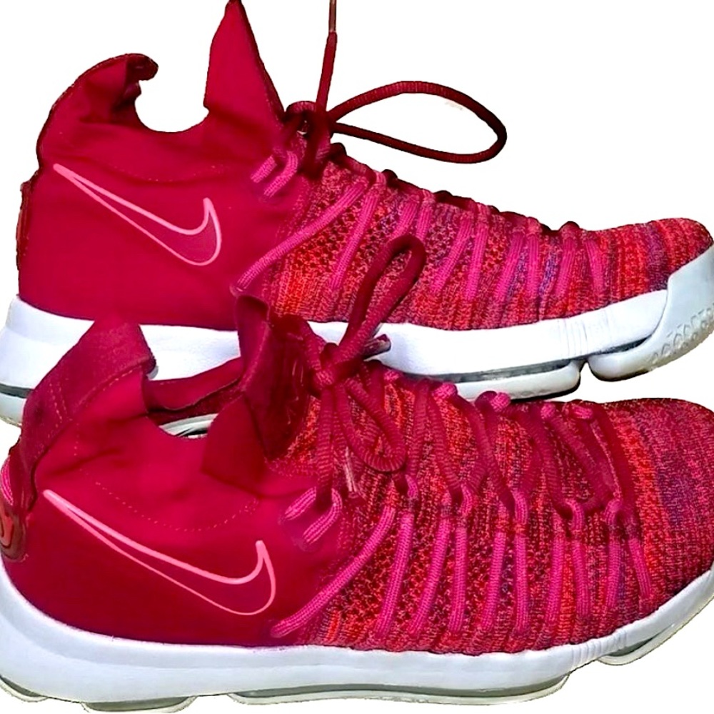 Cool and comfortable Nike Kevin Durant athletic sneakers